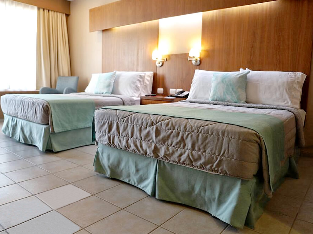 Habitación Deluxe Twin con vista al Mar y Balcón